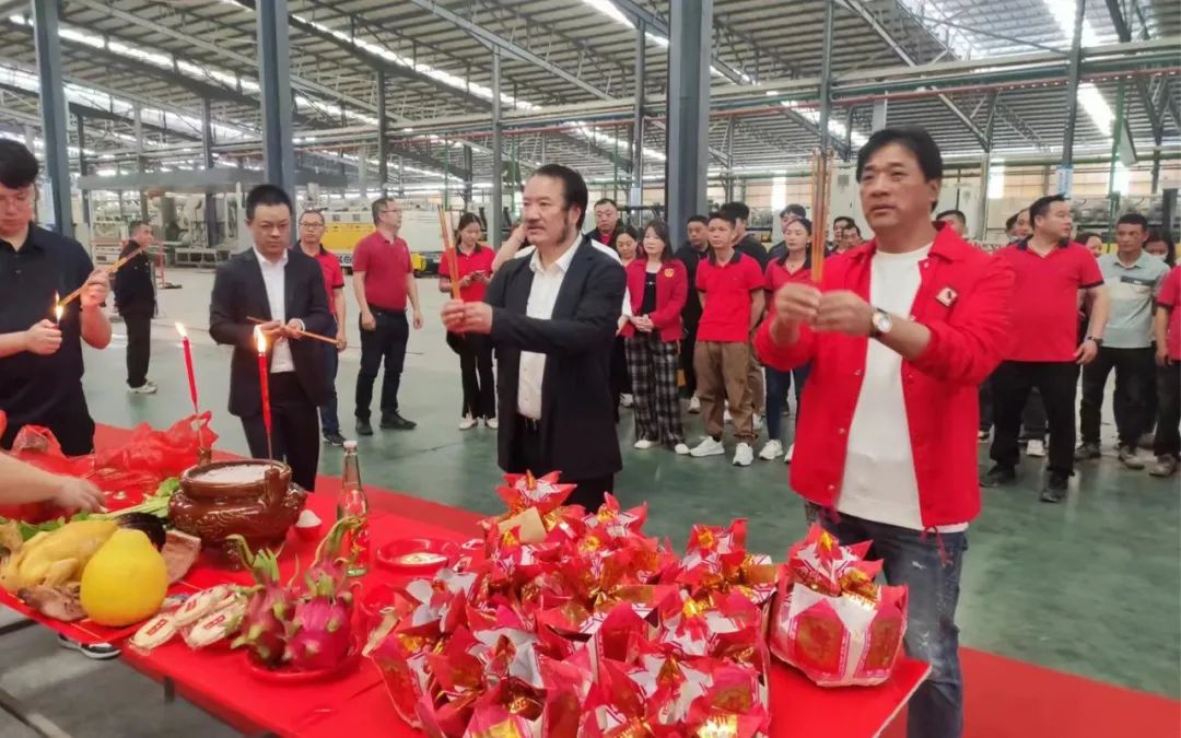 薪火升騰 · 燃起新程｜熱烈祝賀將軍陶瓷集團智造生產基地今日盛大點火(圖2)